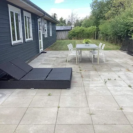 4 Star In Vaeggerlose Bøtø By
