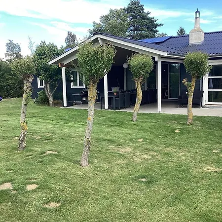 4 Star In Vaeggerlose * Bøtø By