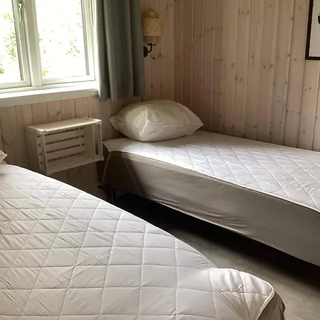 4 Star In Vaeggerlose Ferienhaus *