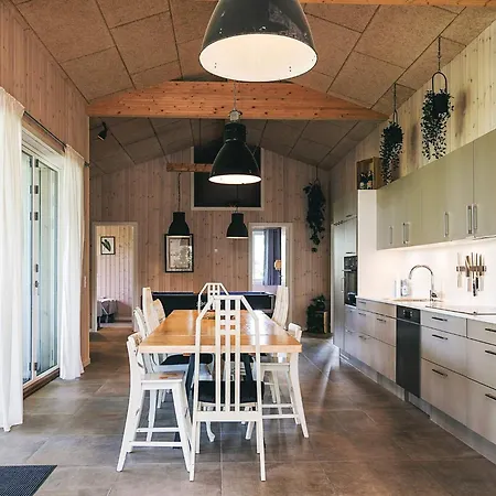 4 Star In Vaeggerlose Bøtø By